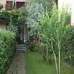 Versilia - Con Giardino 度假居 *