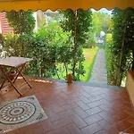 Versilia - Con Giardino 度假居 马里纳-迪-皮特拉桑塔