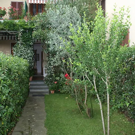 Versilia - Con Giardino Vakantiehuis *